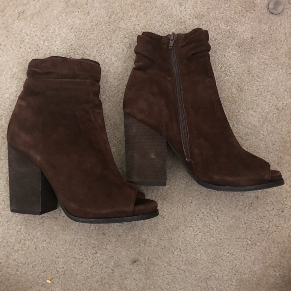 Brown suede booties size 8, Urban Outfitters - Picture 4 of 4